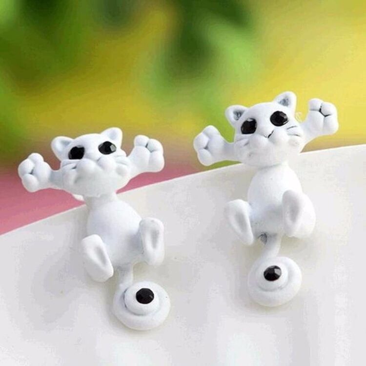 3D Black eye Cute Small Cat Stud Earring (WHITE ) - pair